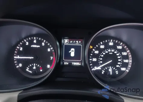 2017 Hyundai Santa Fe Sport 2.4L z USA, uszkodzony, nr VIN 5XYZUDLB1HG387227